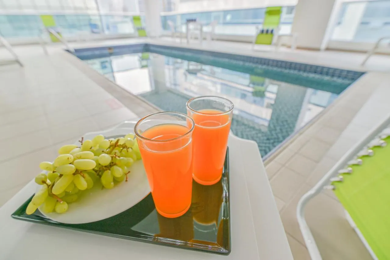 דובאי Vista Hotel Apartments Deluxe 4*,
